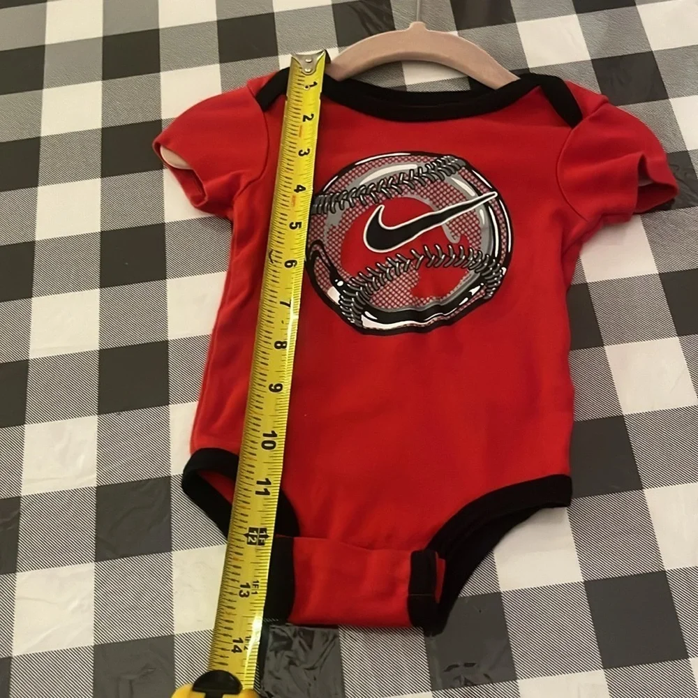 Nike Baby Boys Baseball Onesie bodysuit Romper Size 0-6 Months Red